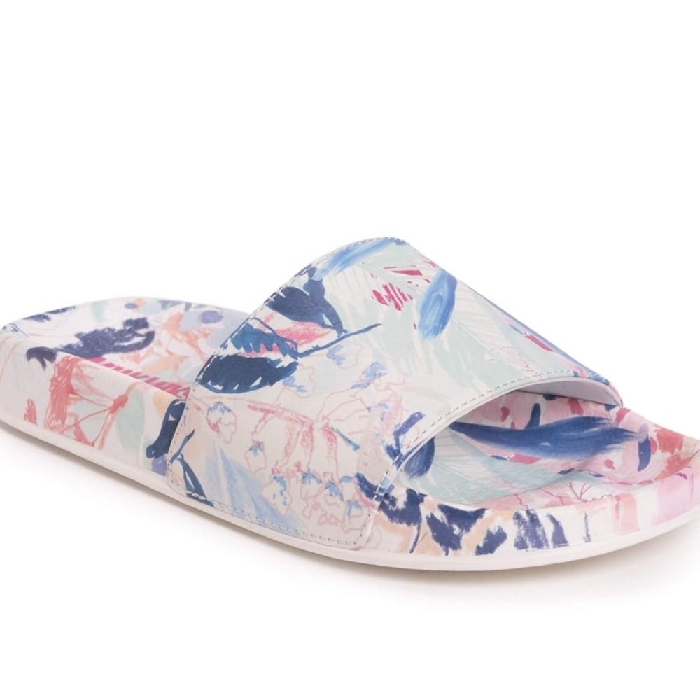 Muk Luk Pool Party White Floral Print Slides